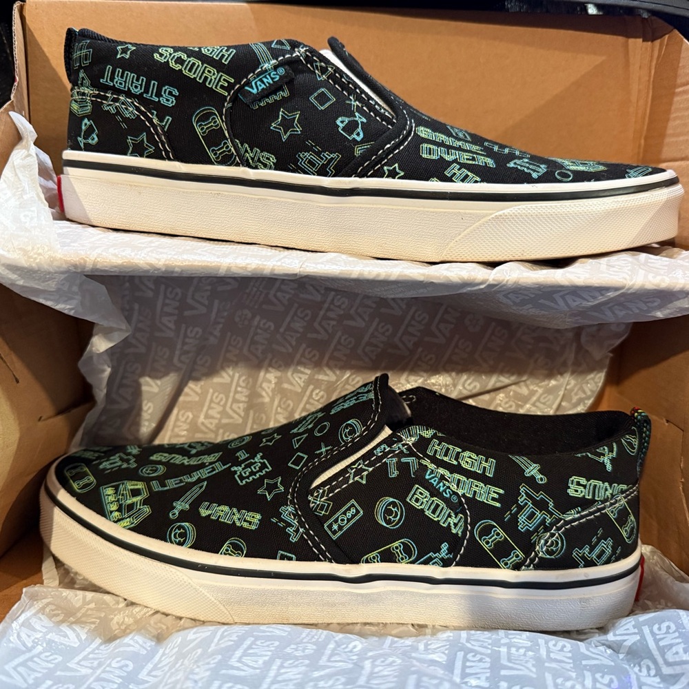 Vans Black NIB Slip-On Shoes with Arcade Graphics Gamer Game Over Boys 6.5 youth